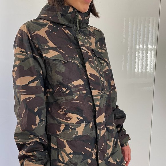 Men's Burton GORE-TEX Radial Insulated Snow Jacket - Picture 13 of 16